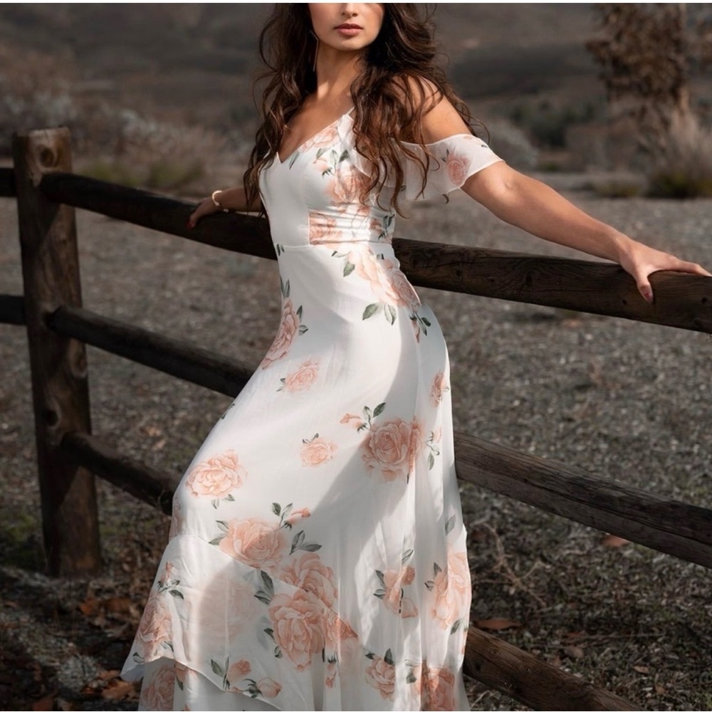 Lulu's White Floral Maxi Dress